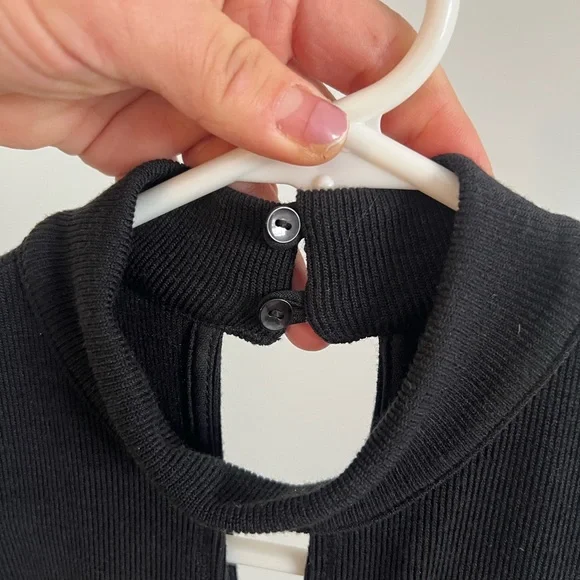 ASTR bodycon sleeveless mini sweaterdress - Picture 3 of 4